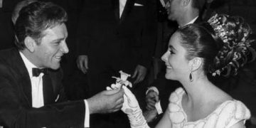 I dashur (ende) burri im…Letra e trishtë e Elizabeth Taylor për Richard Burton