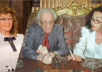 Rrëfimi nostalgjik i Justina Aliaj për Dritëroin e pavdekshëm: Familja Agolli kjo derë e madhe! Sa herë shpirti im ka gjetur shërim në atë shtëpi