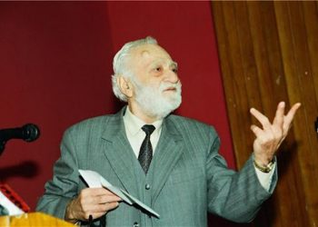 Mesazh rrënqethësi i ikonës Kadri Rroshi para se të largohej nga kjo botë: “E keqja që bën çdo njeri mbetet, e mira i mbulohet shpesh në varr me kockat…”!