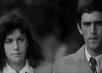 Sot aktori i mirënjohur vlonjat Kristaq Skrami feston 68 vjetorin e lindjes!