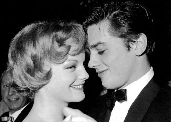 Letra plot dhimbje dhe pendesë e Alain Delon për Romy Schneider, ditën kur ajo vdiq: Kurrë s’ke qenë më e bukur se sot kukulla ime e vogël…më fal