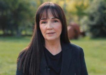 Një mesazh i fortë nga aktorja Luiza Xhuvani për të gjitha gratë që vuajnë: Lufta është e vështirë, por…