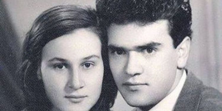 “Na u prish gjiza se e ka vëllain armik”! Rrëfimi i rrallë i Robert Ndrenikës: Si u dekorova nga Enveri, njohja me gruan dhe disa këshilla për shqiptarët