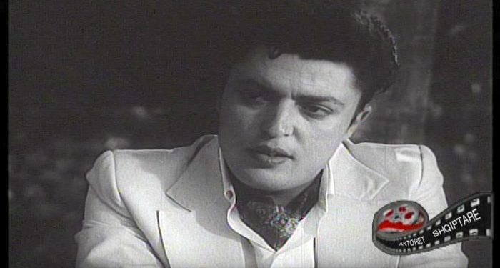 Aktori i njohur që jeton prej 30 vitesh në emigrim: Më merr malli për Shqipërinë, por na përzunë nga vendi ynë