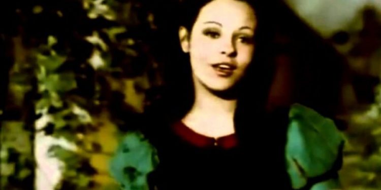 54 vite më pas… Si duket sot “Borëbardha” e 7 xhuxhave?