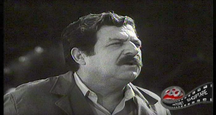 Në kujtim të këtij zotërie të rrallë! Aktori i madh Nikolin Xhoja e meritoi një përcjellje të tillë me një kortezh madhështor që nuk ishte parë kurrë, si sfidë për Partinë e Punës që e kishte shpallur armik