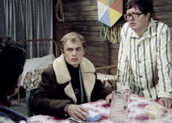 Katër vjet pa  aktorin Valter Gjoni, Petrit Malaj e kujton me nostalgji: Lotët më rrjedhin e si ndal dot, shpirti im dhemb për të…