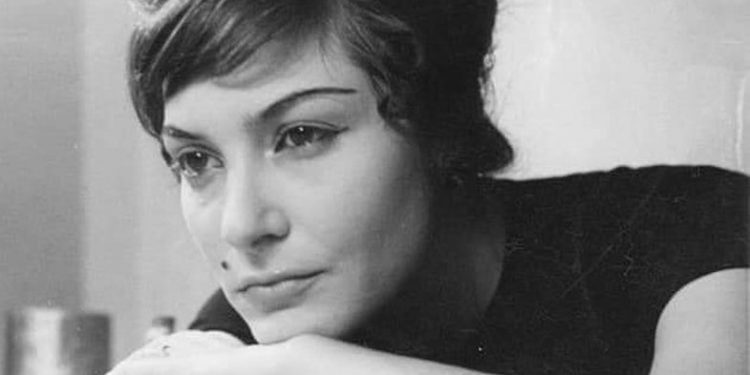 Historia e trishtë nga jeta e aktores Edi  Luarasi