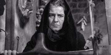 Tinka Kurti, aktorja që shenjtëroi nënën në artin skenik shqiptar dhe skaliti gruan në magjinë e interpretimit