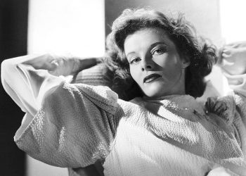 Katharine Hepburn, aktorja më e mirë e të gjitha kohërave e cila  fitoi 4 Oscar dhe kurrë nuk shkoi t’i merrte