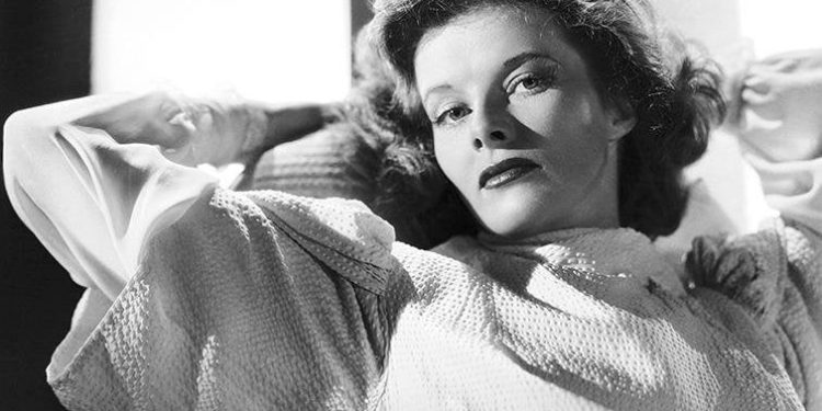 Katharine Hepburn, aktorja më e mirë e të gjitha kohërave e cila  fitoi 4 Oscar dhe kurrë nuk shkoi t’i merrte