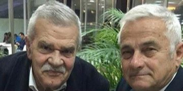 Sot në 83 vjetorin e lindjes së Robert Ndrenikës e përshëndesim me letrën emocionuese të Viktor Zhustit: Bertuçi im i mirë, Shën Pjetri po na pret në qiell, por ne …