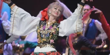 Në kujtim të  Lili Cingut mbretëreshës së valles shqiptare në 1 vjetoren e ndarjes nga adhuruesit, miqtë e të afërmit