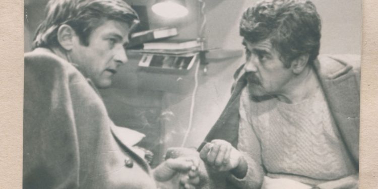 Ja mirëmëngjesi nga Llanua dhe Zenuni, që janë ngrit pa gdhirë dhe qajnë hallet