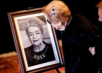 Puthja e lamtumirës