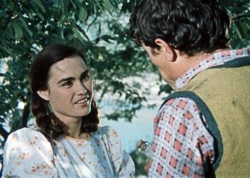 E paharruara doktoresha dhe aktorja Elida Cangonji dhe aktori Astrit Çerma në …