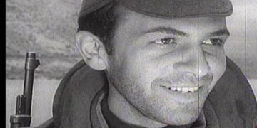 Kolosi i skenës dhe i ekranit Rikard Ljarja nuk bëri kurrë  të “persekutuarin”: Ishte diktatur por për mua jo, kam jetuar mirë! Sot ka perversitete brenda familjes, llahtarina