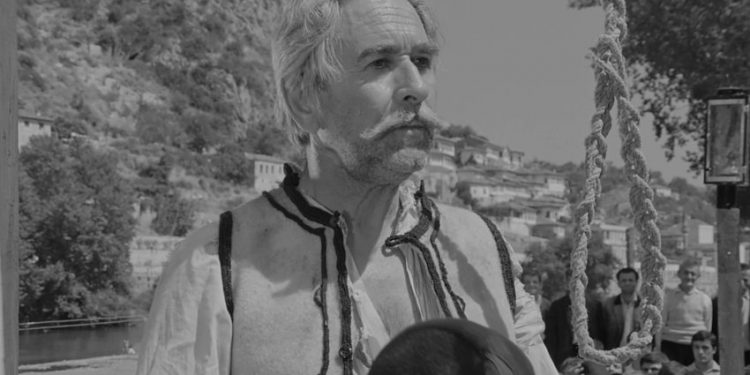 Fjalët e të pavdekshmit Sandër Prosit, që tronditën Xhelil Gjonin dhe për pak bllokoi “Gjeneral Gramafonin”