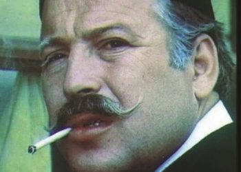 Sot në 78 vjetorin e lindjes së aktori korçarë Petrika Riza dhe ne i urojmë të festojë sa më shumë vite të tjera!