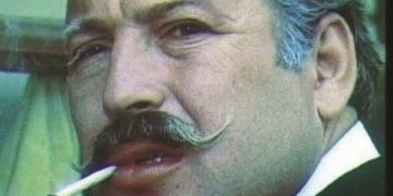 Sot në 78 vjetorin e lindjes së aktori korçarë Petrika Riza dhe ne i urojmë të festojë sa më shumë vite të tjera!