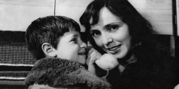 E vërteta e ndarjes nga jeta të Aktores Violeta Deda, e cila qëndroi 10 vite në koma në SHBA