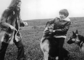 Historia rrëqethëse e Claudia Cardinale: U përdhunua në moshën 16-vjeçare, solli në jetë djalin i cili mendonte se aktorja ishte motra e tij