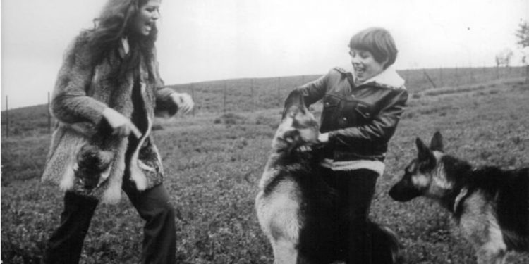 Historia rrëqethëse e Claudia Cardinale: U përdhunua në moshën 16-vjeçare, solli në jetë djalin i cili mendonte se aktorja ishte motra e tij