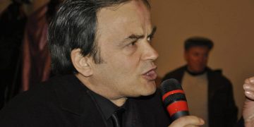 10 vjet i larguar nga kjo botë: I përjetshëm qoftë kujtimi i jetës dhe veprës së regjisorit, aktorit, instrumentistit, Mjeshtrit të Madh, Fatbardh Smaja!