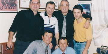 Nostalgjia e një fotoje që na zgjon kujtime për katër parodistët e Vlorës