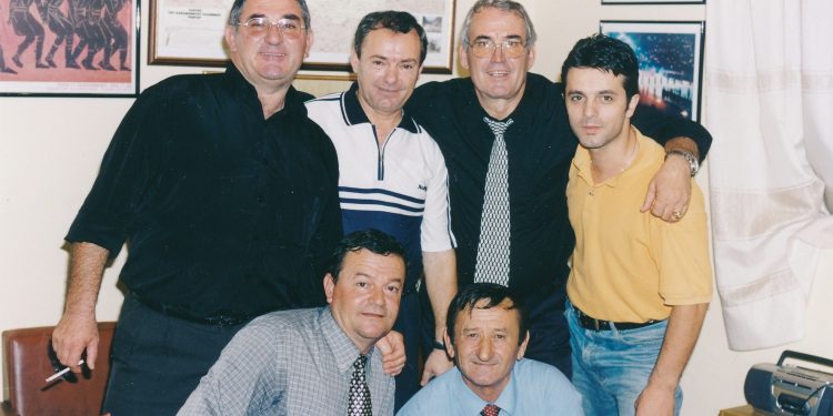 Nostalgjia e një fotoje që na zgjon kujtime për katër parodistët e Vlorës