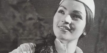 Aktorja shkodrane Shpresa Garuci, e cila dje festoi ditën e lindjes. Gëzuar dhe 100!