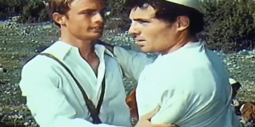 Urojmë në ditën e lindjes, aktorin e njohur Petrit Malaj, sot diplomat