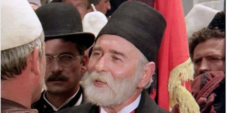 Sot dita e lindjes së gjigandit të filmit shqiptar, “Artistit të Popullit” Sandër Prosi!