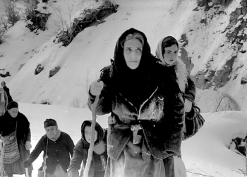 Liza Laska, aktorja që e shndërroi misionin e nënës në tempull arti