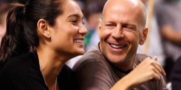 “Jemi vazhdimisht në një gjendje zie”! Bashkëshortja e Bruce Willis rrëfen dhimbjen e jetës me sëmundjen e aktorit